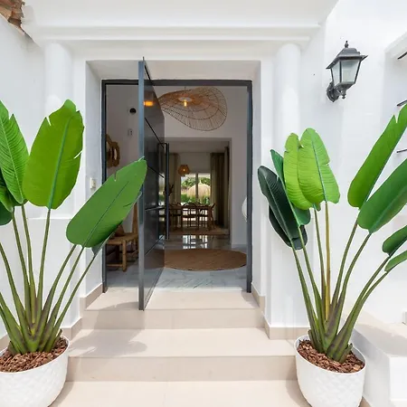 别墅 Vacation I Sirio, Golf-front Villa, Private Heated Pool, Privacy, 10 Min From Puerto Banus 马尔韦利亚