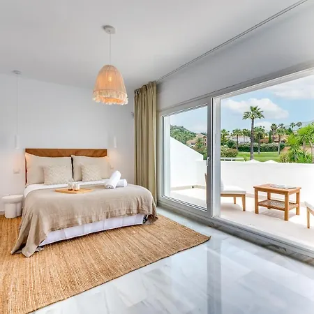 别墅 Vacation I Sirio, Golf-front Villa, Private Heated Pool, Privacy, 10 Min From Puerto Banus 马尔韦利亚