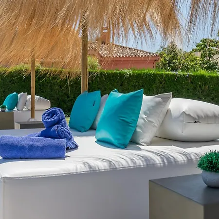 别墅 Vacation I Sirio, Golf-front Villa, Private Heated Pool, Privacy, 10 Min From Puerto Banus 马尔韦利亚