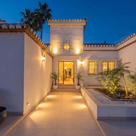 Villa Vacation I Sirio, Golf-front Villa, Private Heated Pool, Bbq, Privacy, World-class Dining, 10 Min From Puerto Banus *